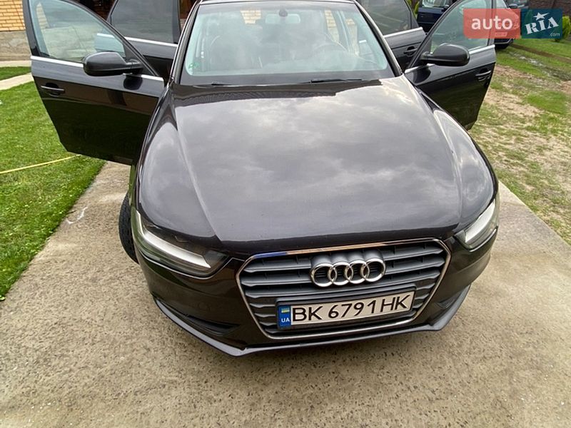 Универсал Audi A4 2012 в Березному