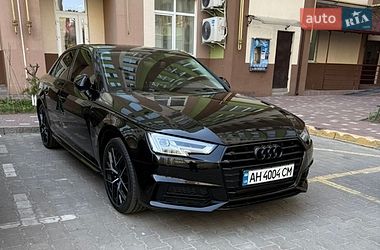 Седан Audi A4 2016 в Киеве