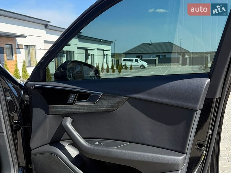 Седан Audi A4 2019 в Киеве