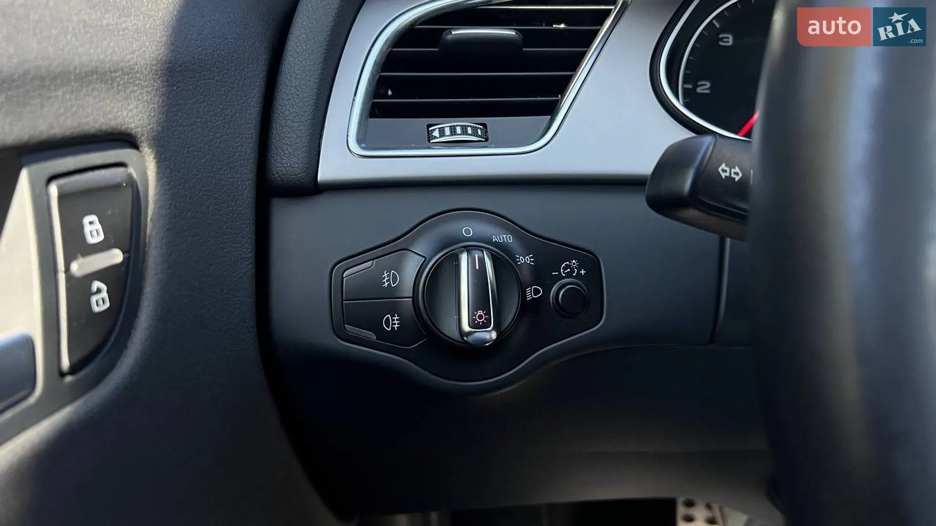 2012 Audi A4 - мініатюра 18