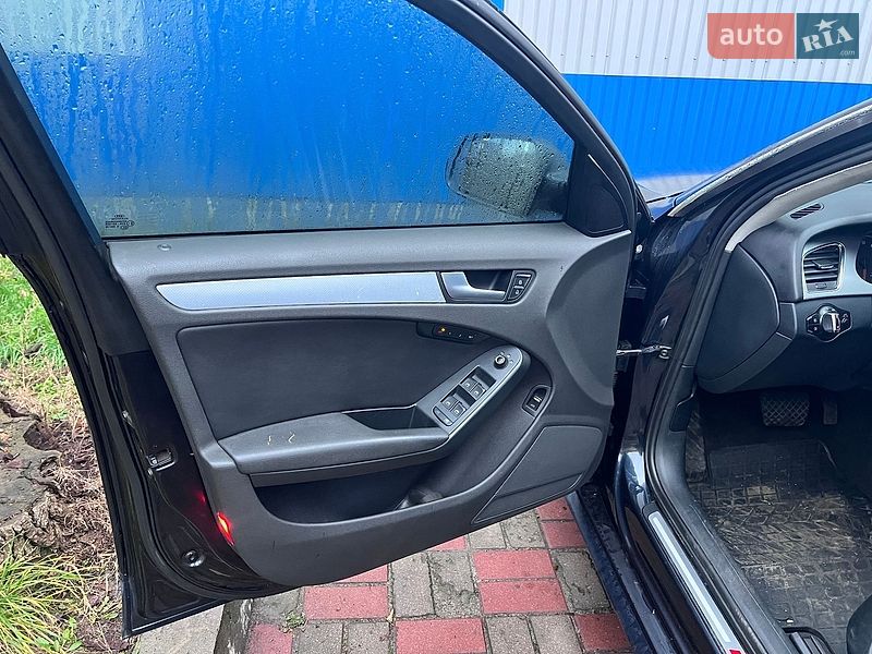 Седан Audi A4 2011 в Киеве