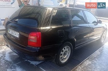 Універсал Audi A4 1998 в Рівному