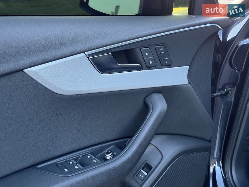 Седан Audi A4 2015 в Киеве