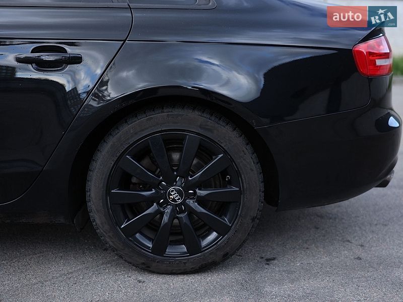 Седан Audi A4 2014 в Києві