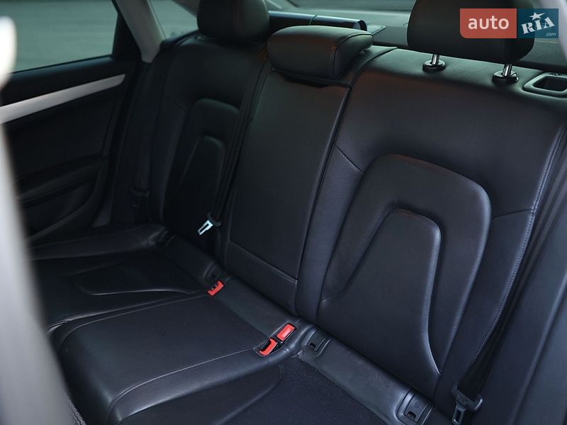 Седан Audi A4 2014 в Києві