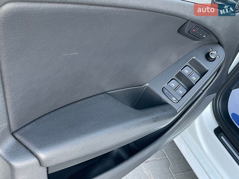 Седан Audi A4 2011 в Одессе