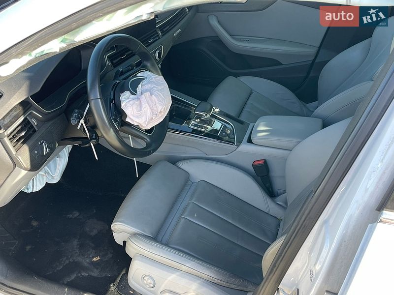 Седан Audi A4 2022 в Львове