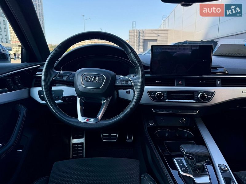 Седан Audi A4 2020 в Киеве