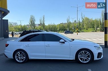 Седан Audi A4 2022 в Киеве