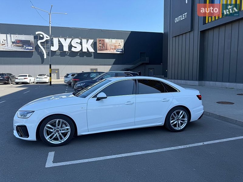Седан Audi A4 2022 в Киеве