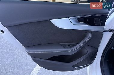 Седан Audi A4 2022 в Киеве