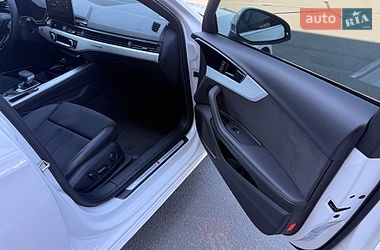 Седан Audi A4 2022 в Киеве