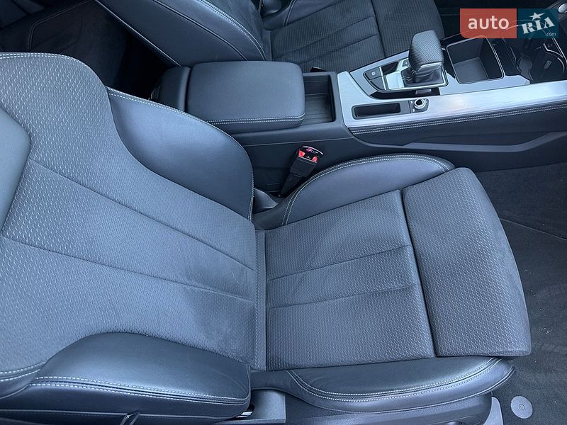 Седан Audi A4 2022 в Киеве