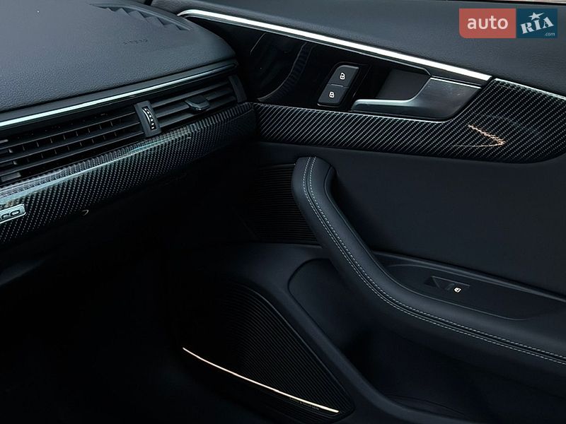 Седан Audi A4 2021 в Житомирі