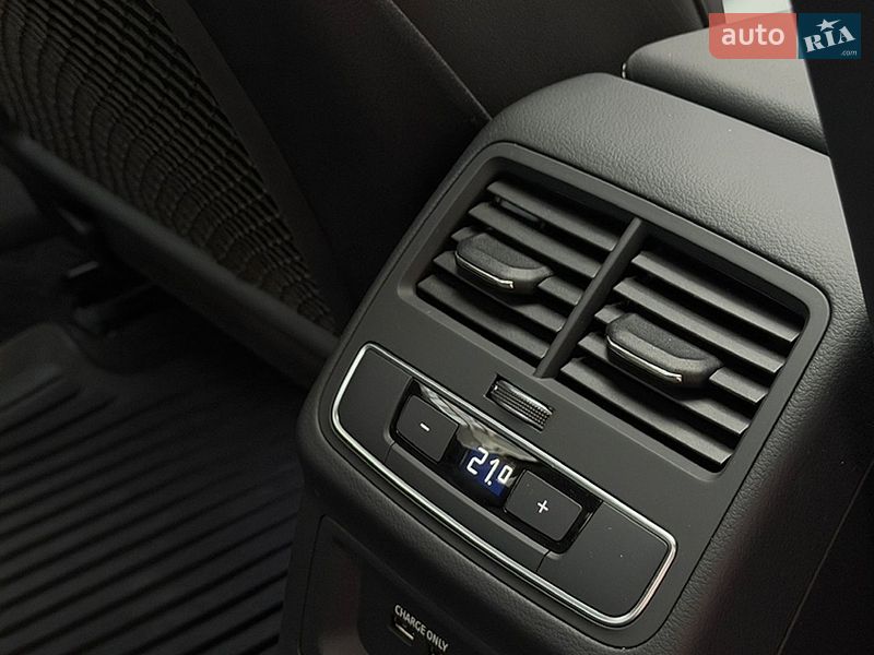 Седан Audi A4 2021 в Житомирі