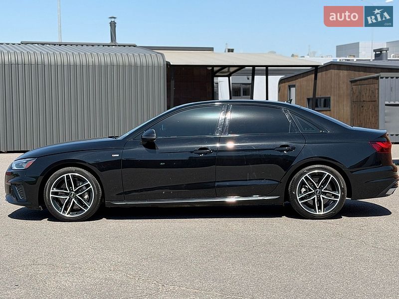 Седан Audi A4 2023 в Києві