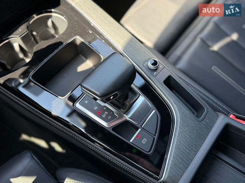 Седан Audi A4 2023 в Києві