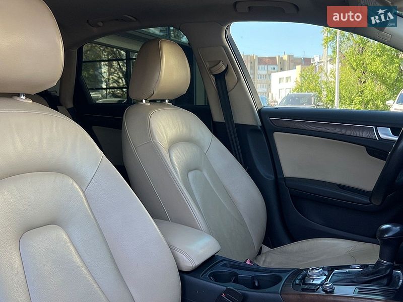 Седан Audi A4 2013 в Ивано-Франковске