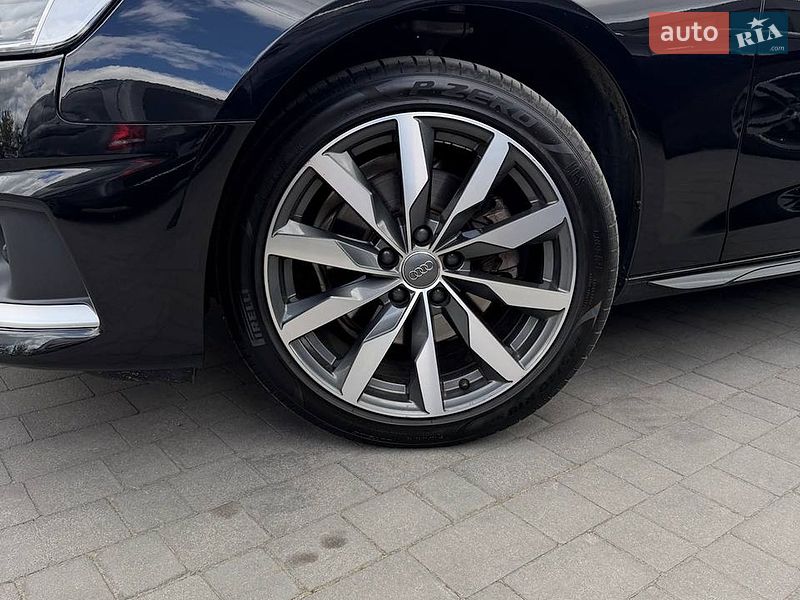Седан Audi A4 2020 в Львові