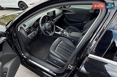 Седан Audi A4 2020 в Львові