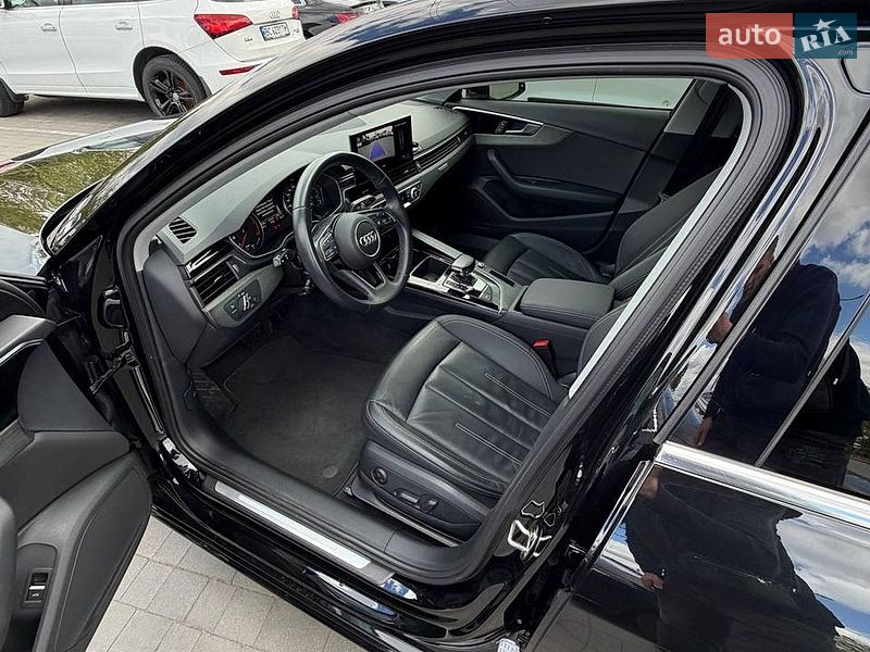 Седан Audi A4 2020 в Львові