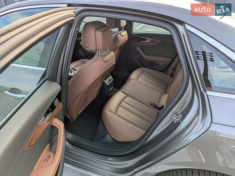 Седан Audi A4 2020 в Львове