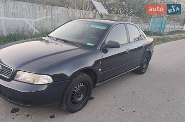 Седан Audi A4 1996 в Новой Басане