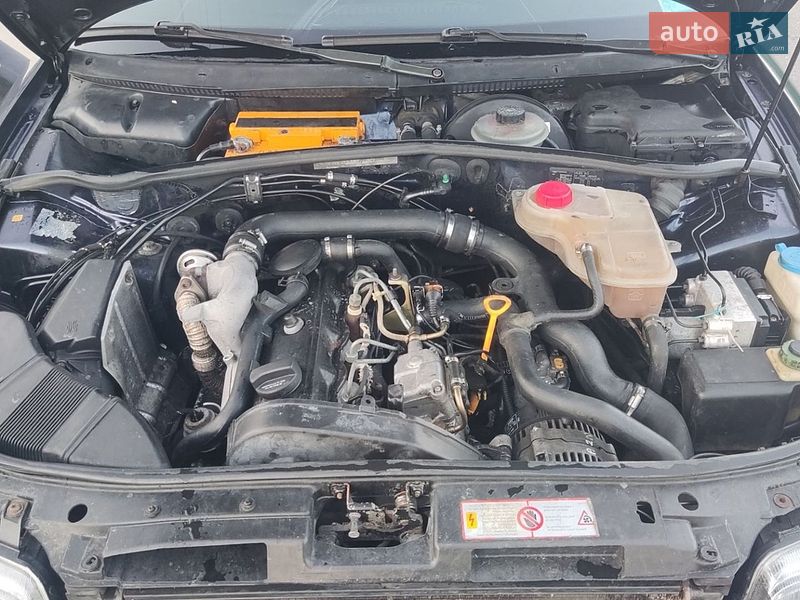 Седан Audi A4 1996 в Новой Басане