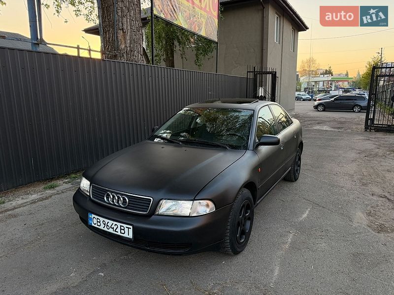 Седан Audi A4 1995 в Чернигове