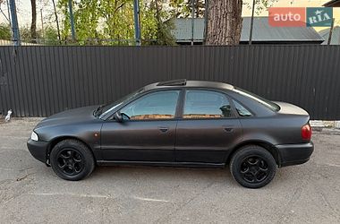 Седан Audi A4 1995 в Чернигове