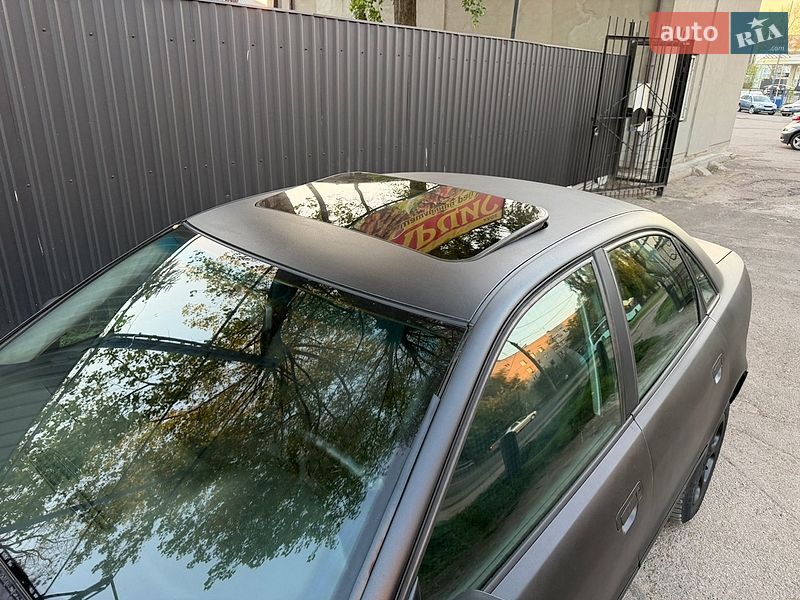 Седан Audi A4 1995 в Чернигове