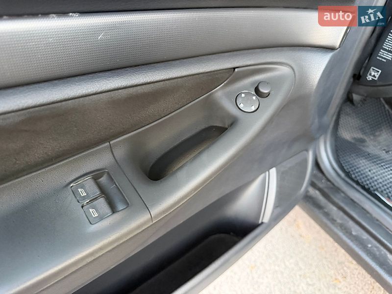 Седан Audi A4 1995 в Чернигове