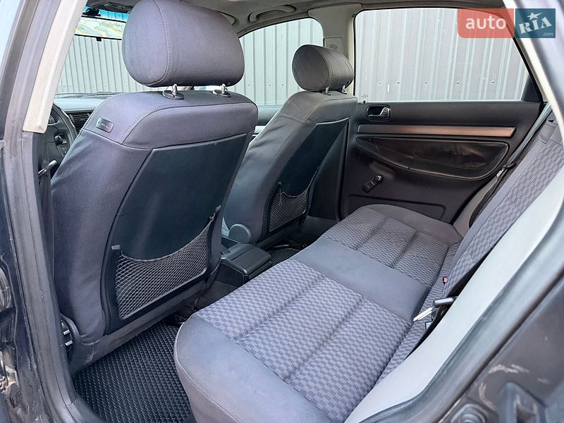 Седан Audi A4 1995 в Чернигове