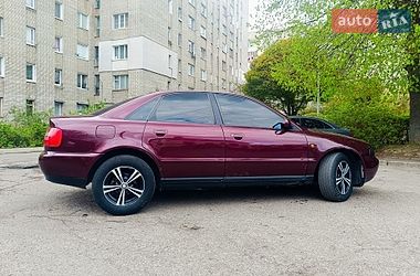 Седан Audi A4 1998 в Львове
