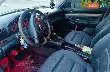Седан Audi A4 1998 в Львове