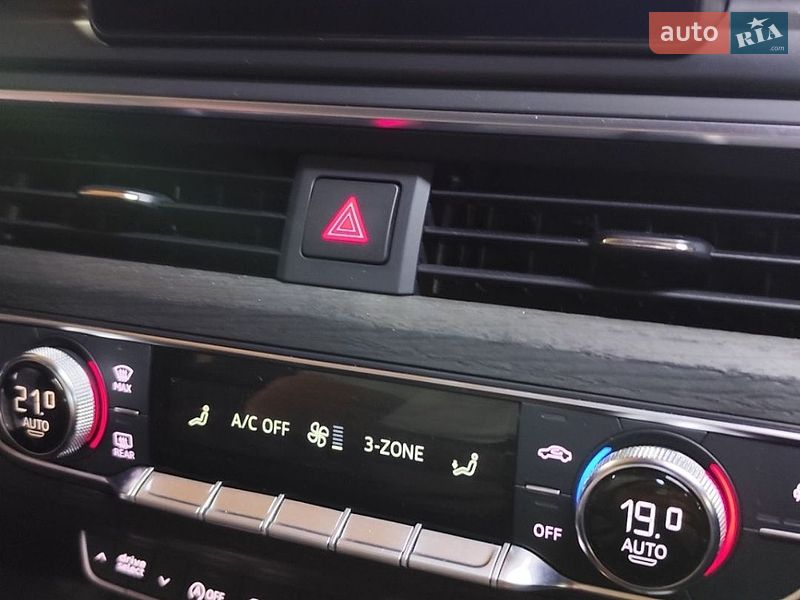 Седан Audi A4 2017 в Чернигове