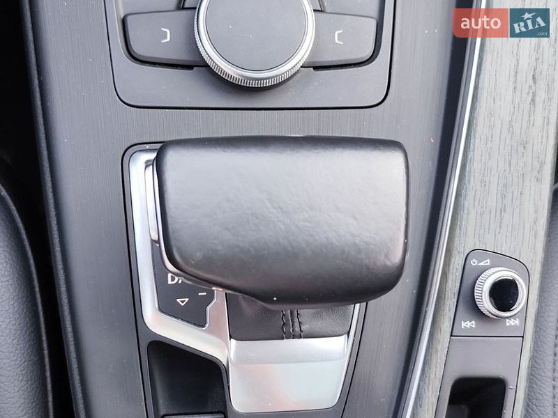 Седан Audi A4 2017 в Чернигове