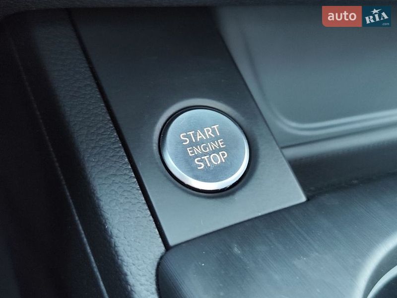 Седан Audi A4 2017 в Чернигове