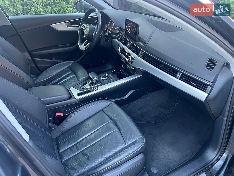Седан Audi A4 2017 в Киеве