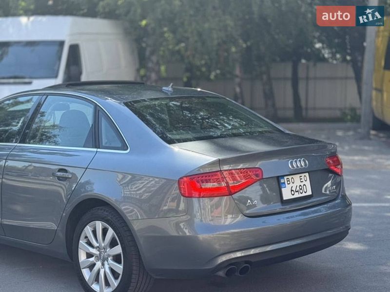 Седан Audi A4 2012 в Львове