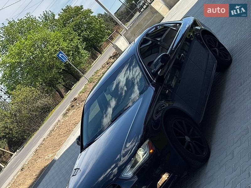 Седан Audi A4 2015 в Луцке