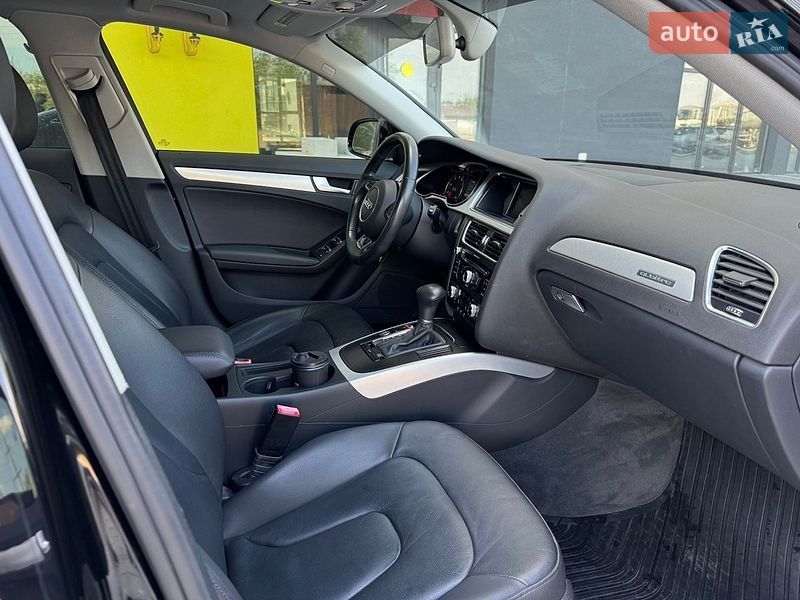 Седан Audi A4 2015 в Луцке