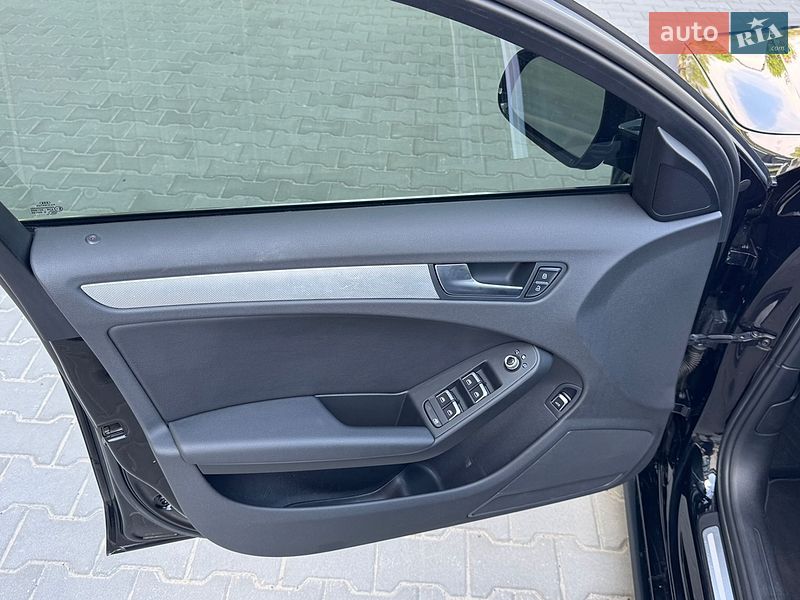 Седан Audi A4 2015 в Луцке