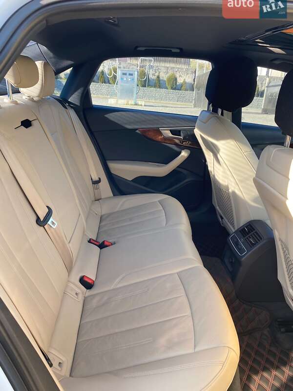 Седан Audi A4 2017 в Чернівцях