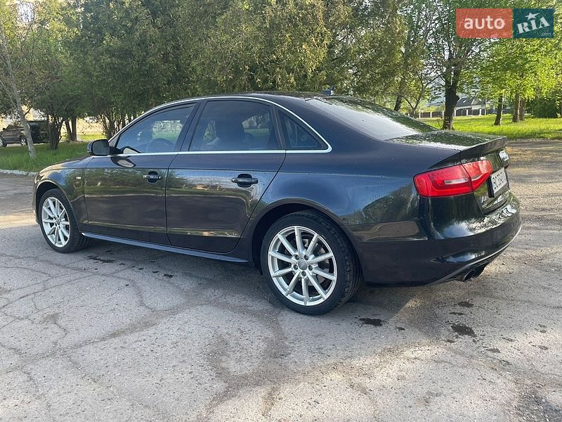 Седан Audi A4 2013 в Дрогобыче