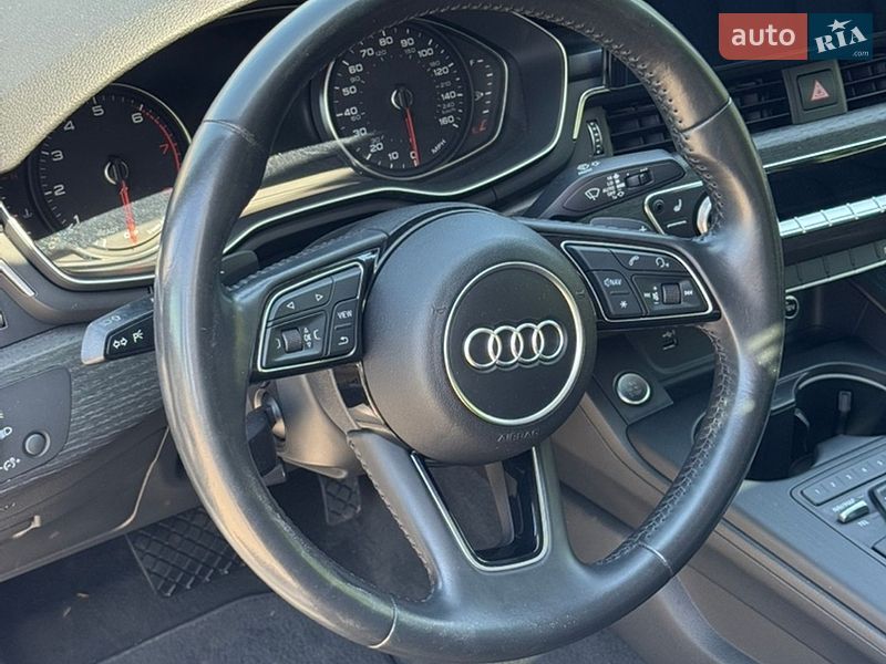 Седан Audi A4 2017 в Киеве