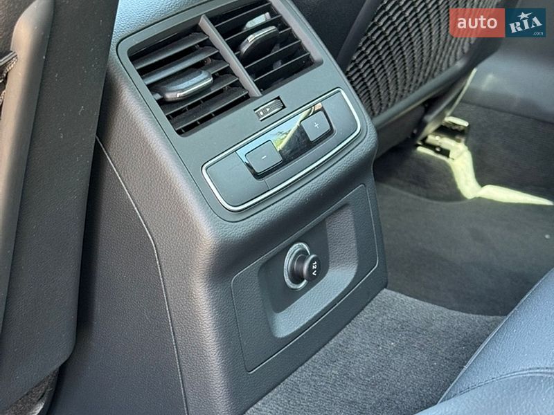 Седан Audi A4 2017 в Киеве