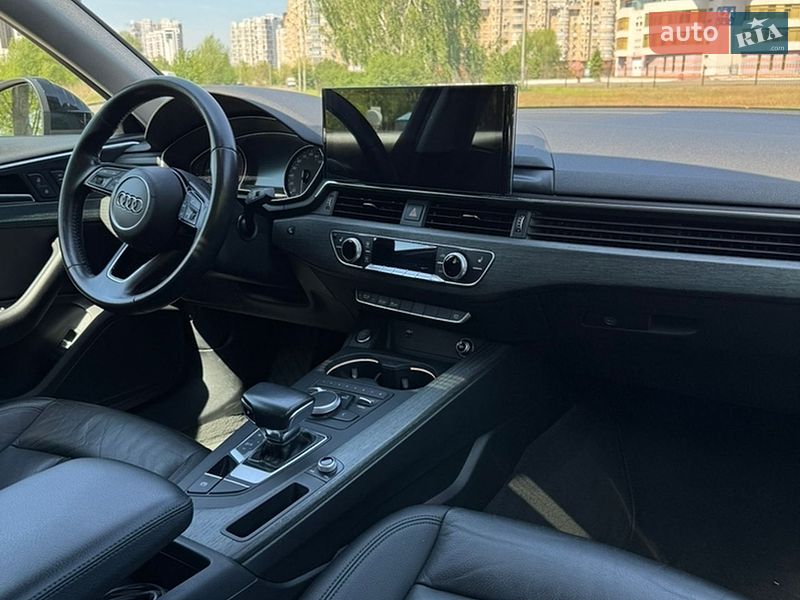 Седан Audi A4 2017 в Киеве