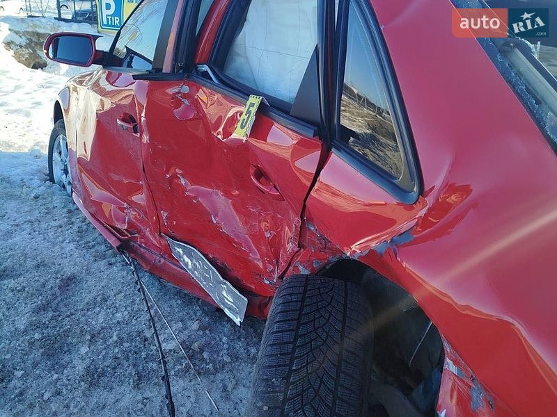 Седан Audi A4 2011 в Новояворовске