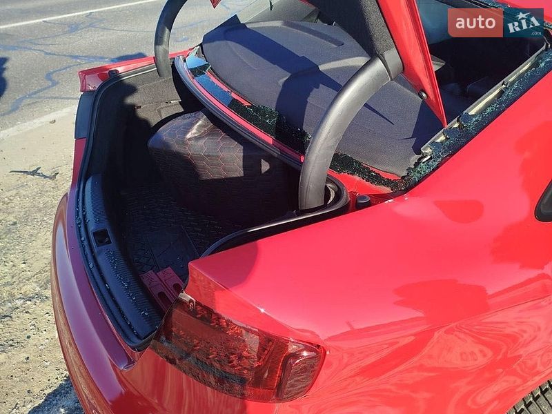 Седан Audi A4 2011 в Новояворовске